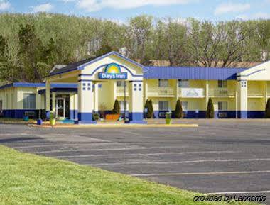 Days Inn By Wyndham Саутингтон Экстерьер фото